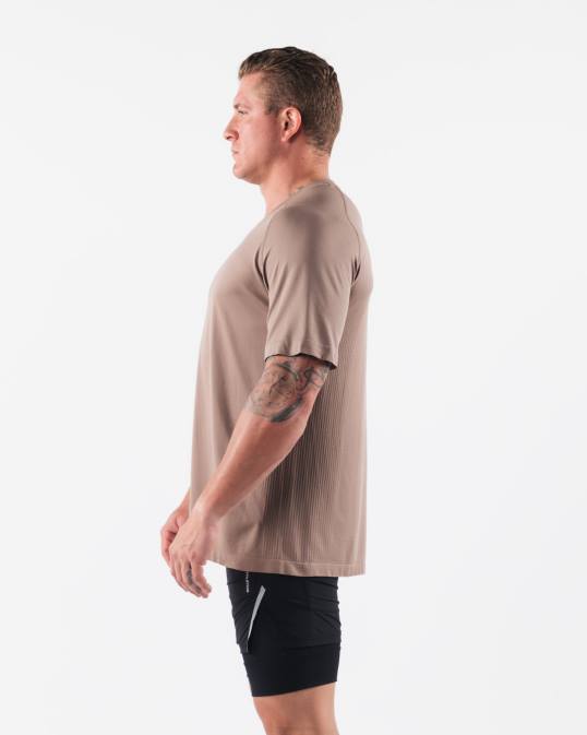 camiseta airtech con cabeza de lobo hombres Alphalete 08R8516 ropa marrón beige cremoso