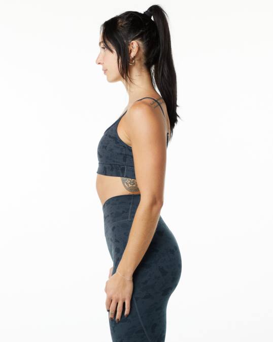 sujetador sin límites de superficie mujer Alphalete 08R8151 ropa ballena con estampado de guijarros azul